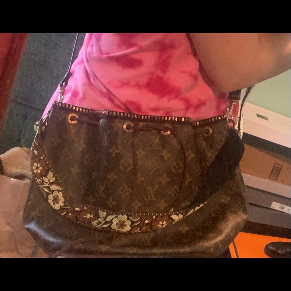Louis Vuitton Brown Monogram Drawstring Shoulder Bag - Picture 5 of 16